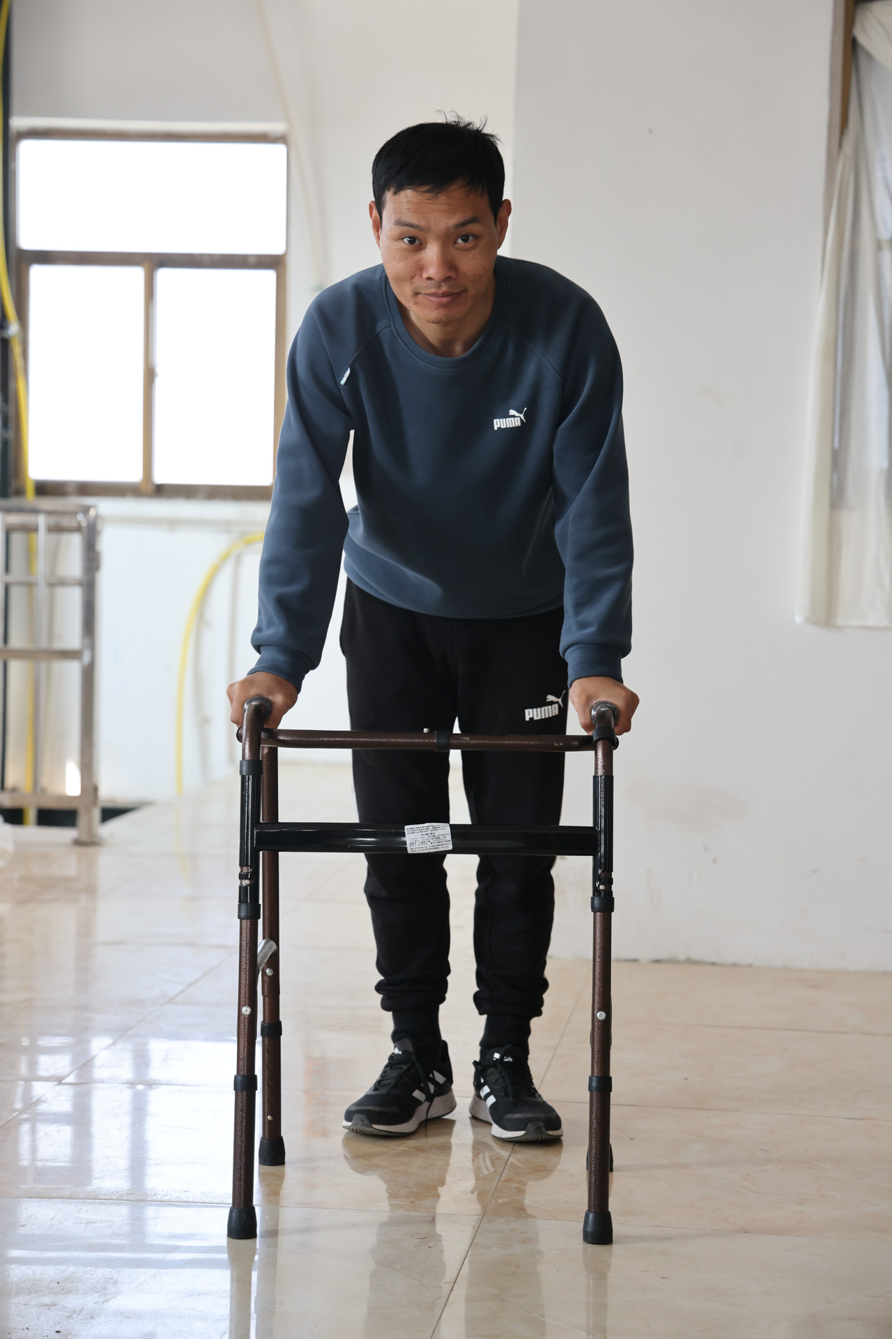 高檔折疊扭動(dòng)助行器（古銅色 鋁合金）